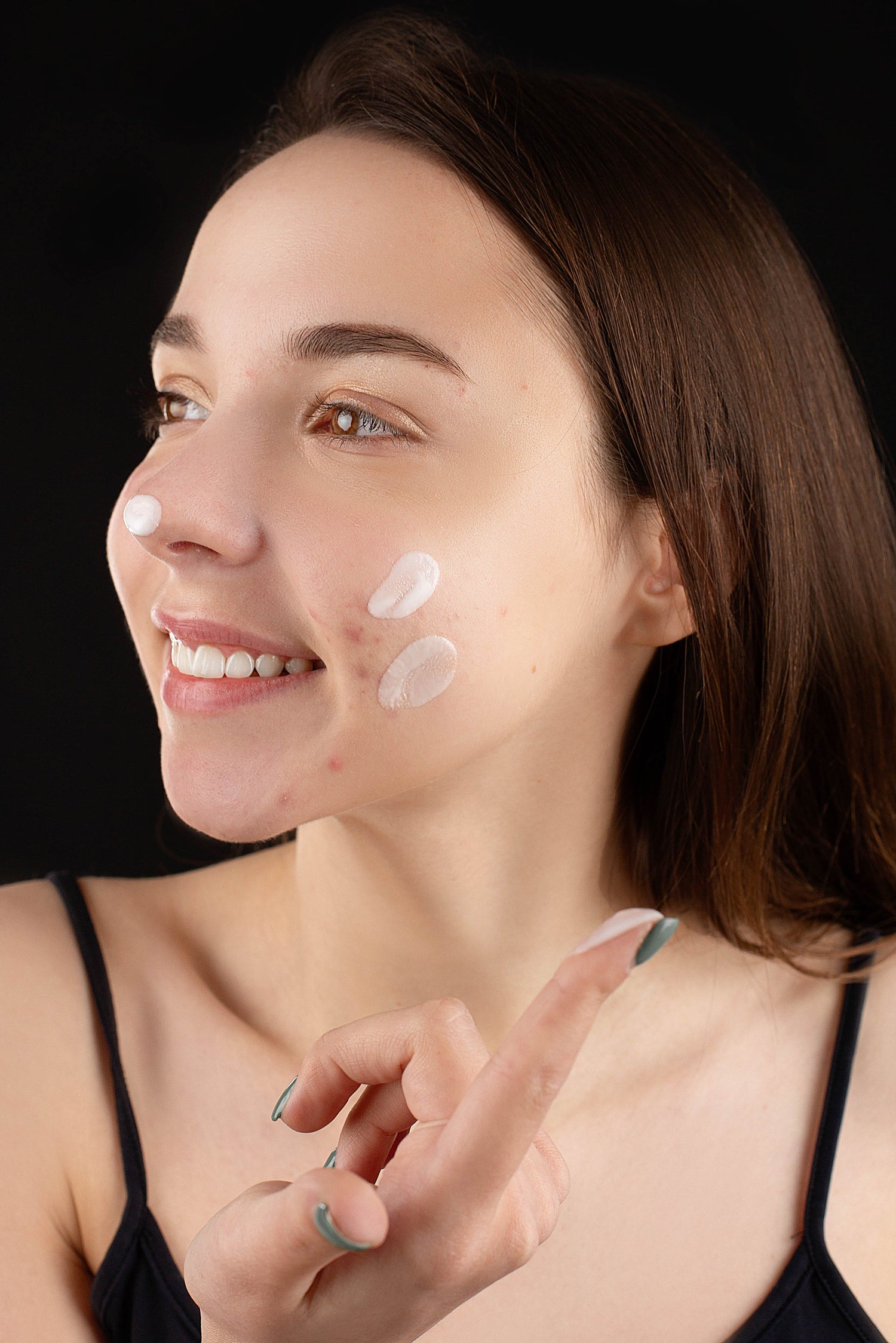 Detergente viso per acne: come scegliere il prodotto giusto